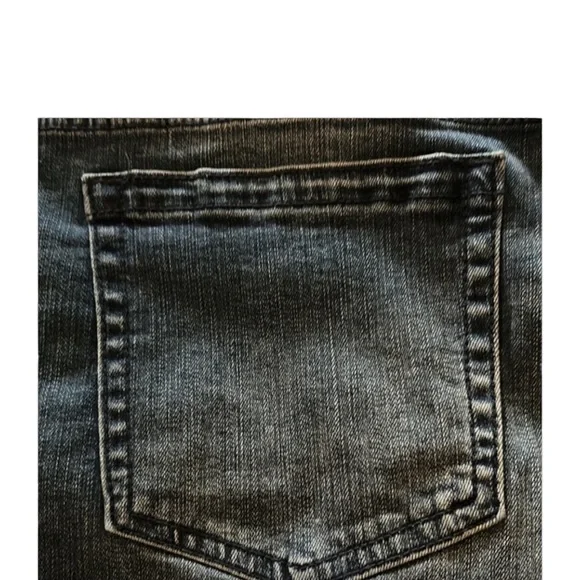 Torrid Blue Jean Cut Offs white rose embroidery zipper closure pockets NWT 26 - Picture 8 of 9